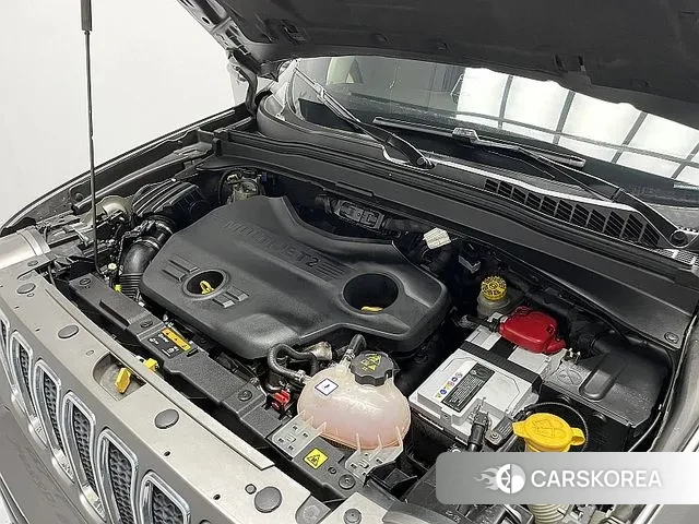 Jeep Renegade id 3226347 из Кореи 16