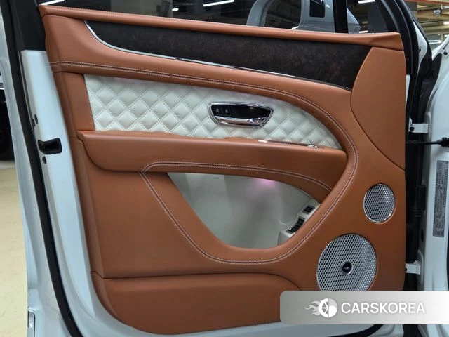 Bentley Bentayga id 4523849 из Кореи 16