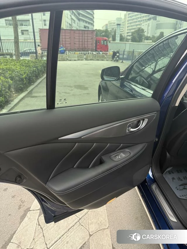Infiniti Q50L id 4219631 из Китая 14