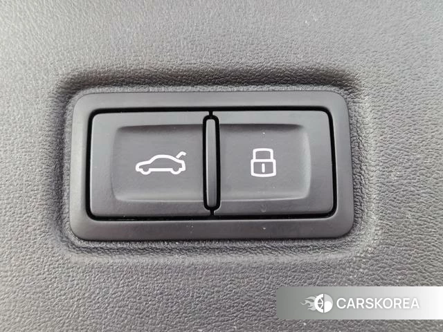 Audi Q5 e-tron id 3919440 из Китая 20