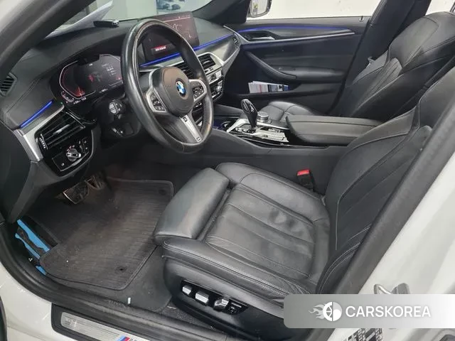 BMW 5 Series (G30) 2023 Белый из Кореи, фото 6