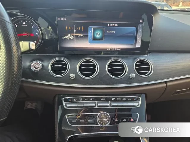 Mercedes-Benz E-Class W213 2018 Белый из Кореи, фото 6