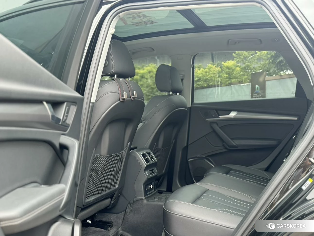 Audi Q5L 2021 Черный из Китая, фото 6
