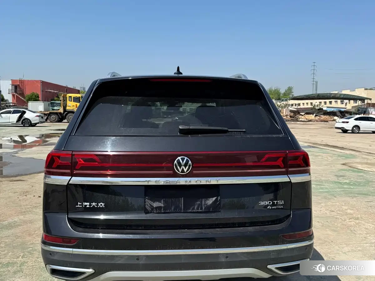 Volkswagen Touareg 2024 Черный из Китая, фото 6