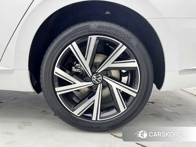 Volkswagen CC id 3920825 из Китая 24
