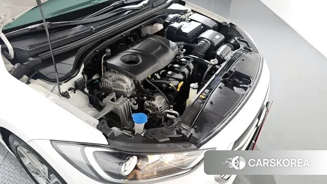 Hyundai Avante AD id 3692900 из Кореи 16