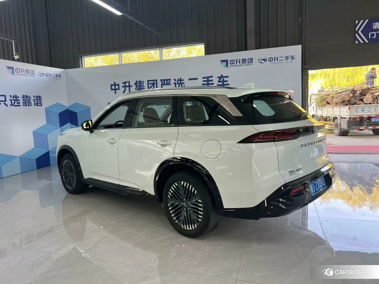 Nissan Exploring the land id 4513821 из Китая 22