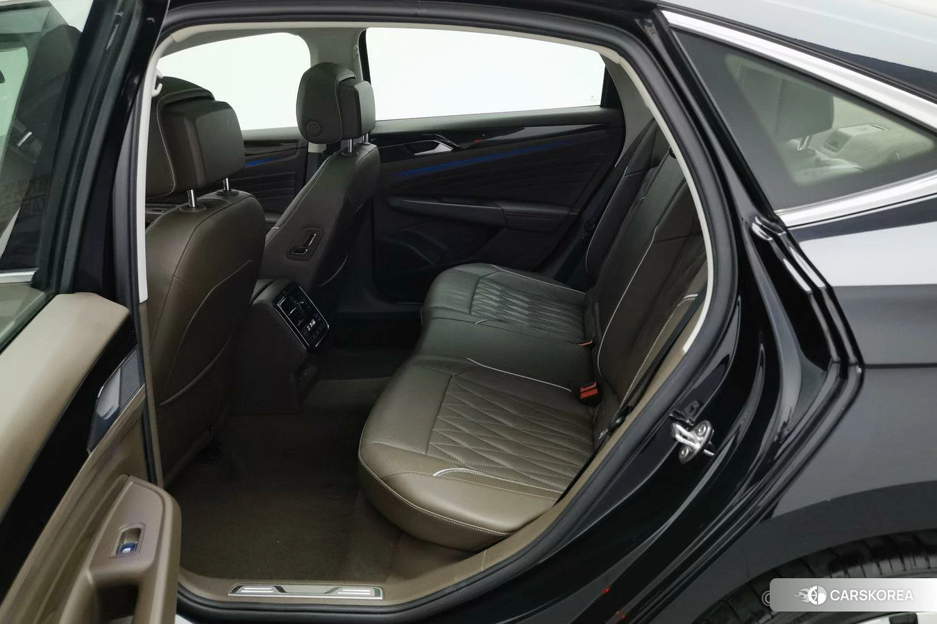 Volkswagen Passat id 4510853 из Китая 20
