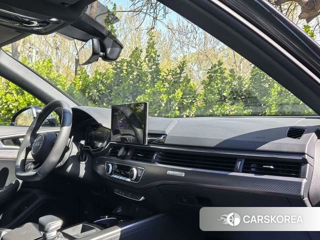 Audi A4L id 4307414 из Китая 12