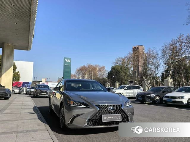 Lexus ES id 4274199 из Китая 13