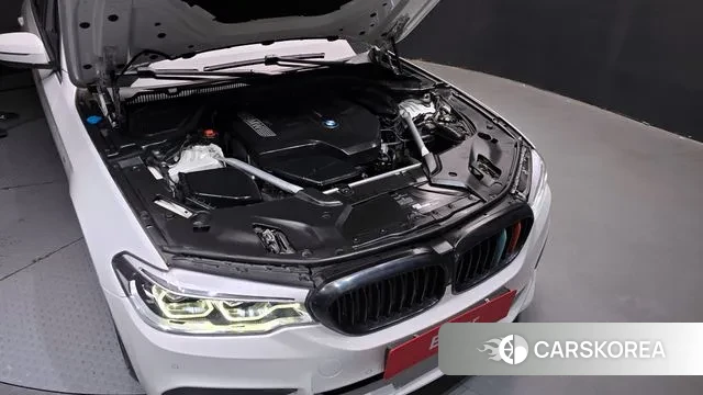 BMW 5 Series (G30) id 3344792 из Кореи 16