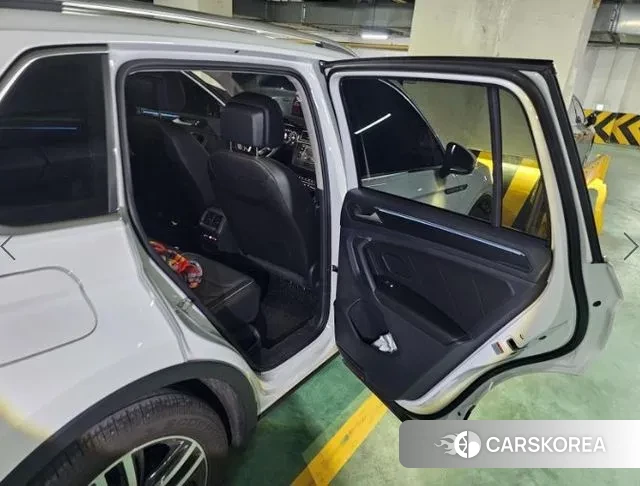 Volkswagen Tiguan second Generation 2024 Белый из Кореи, фото 6