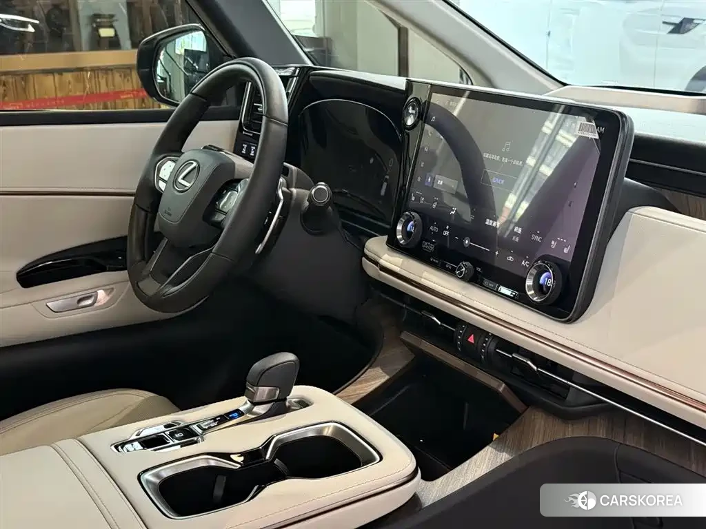 Lexus LM id 4576824 из Китая 24