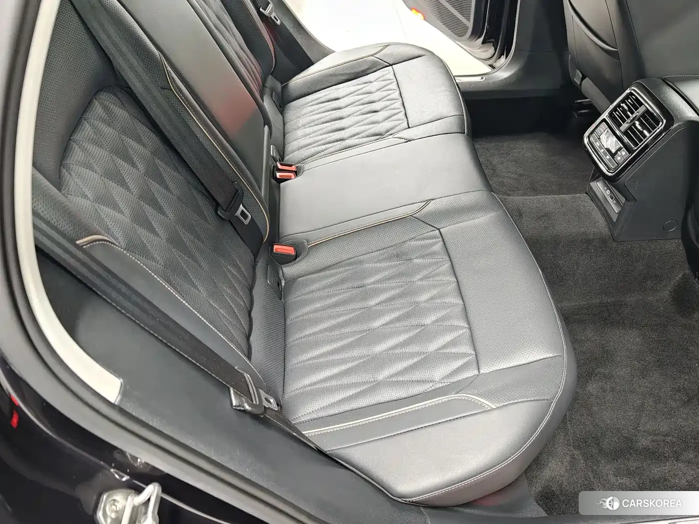 Volkswagen Passat id 4629171 из Китая 12