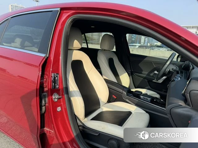 Mercedes-Benz Class A (imported) 2021 Красный из Китая, фото 6