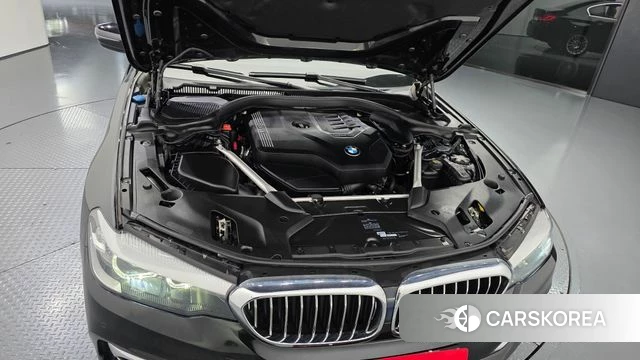 BMW 5 Series (G30) id 4446693 из Кореи 29