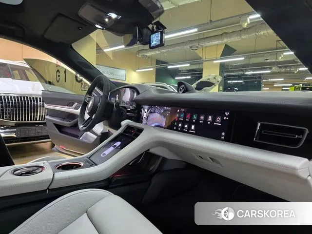 Porsche Taycan id 2939325 из Кореи 16