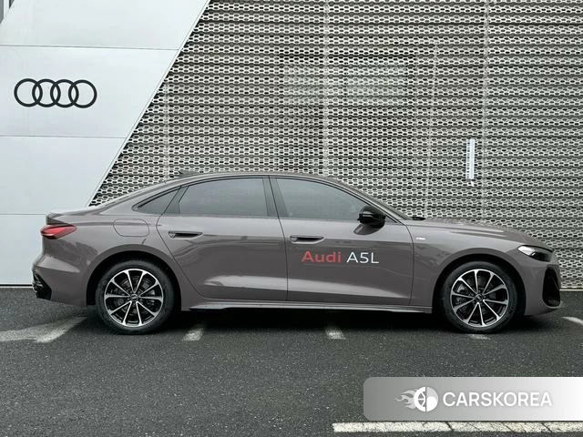 Audi A5L id 4259777 из Китая 16