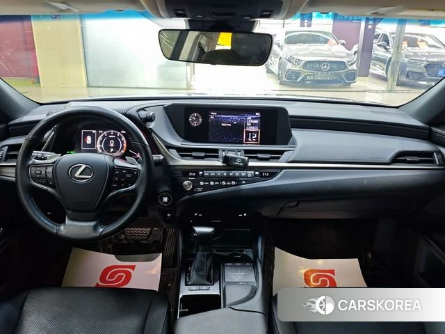 Lexus ES id 4367490 из Китая 10