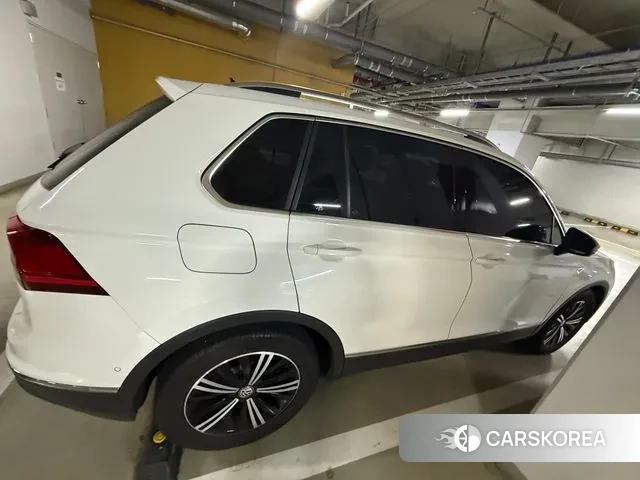 Volkswagen Tiguan second Generation 2019 Белый из Кореи, фото 6