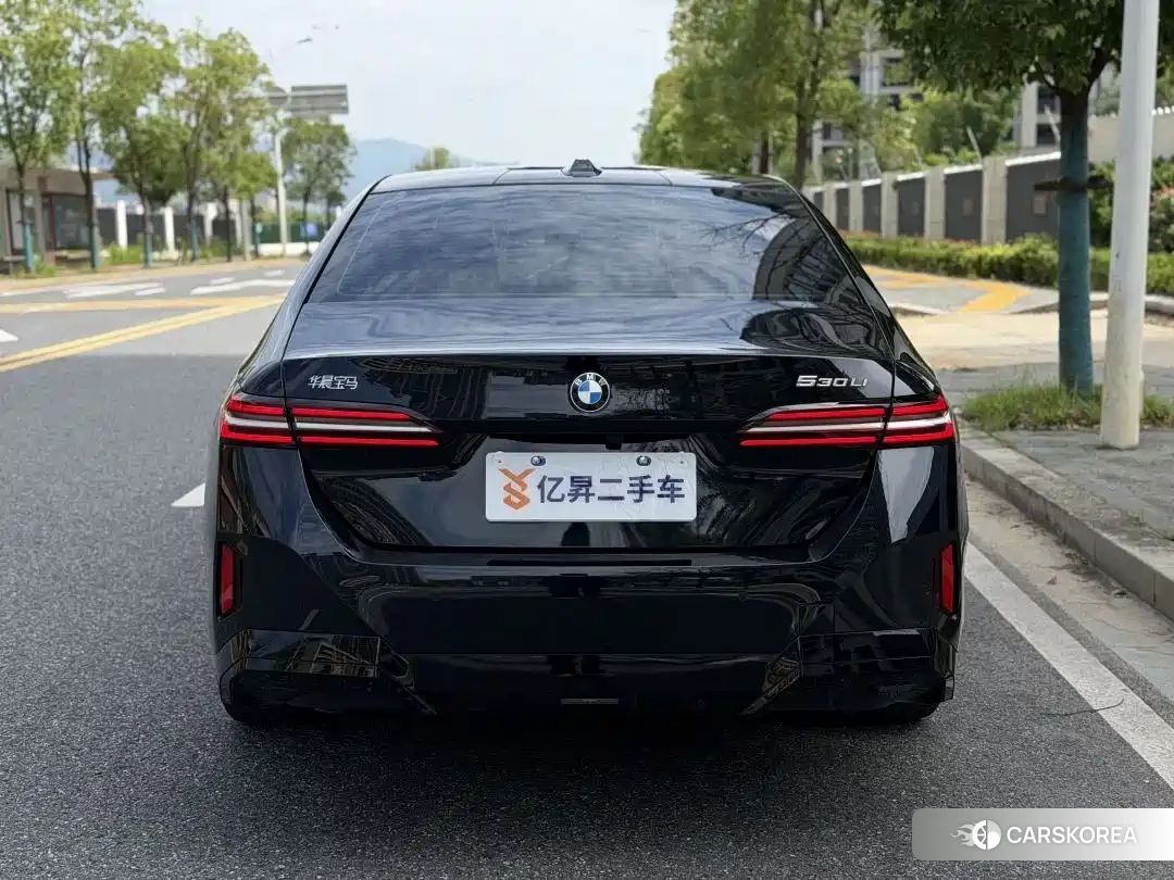 BMW 5 series 2025 Черный из Китая, фото 6