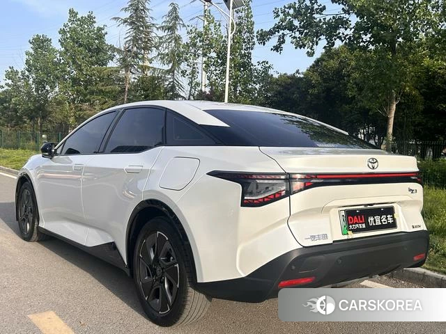Toyota bZ3 id 4261777 из Китая 11