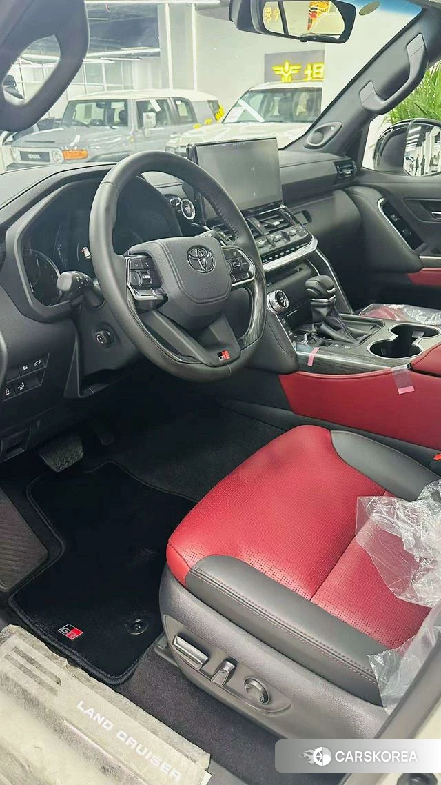 Toyota Land Cruiser (imported) 2024 Белый из Китая, фото 6