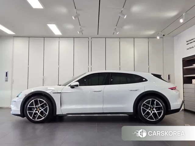 Porsche Taycan id 3744996 из Кореи 8