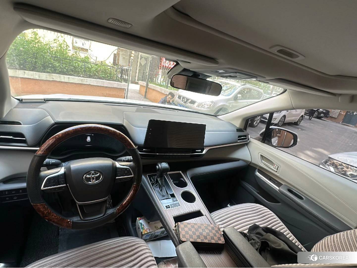 Toyota Granvia id 4504747 из Китая 17