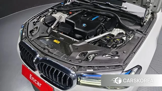 BMW 5 Series (G30) id 3384088 из Кореи 16