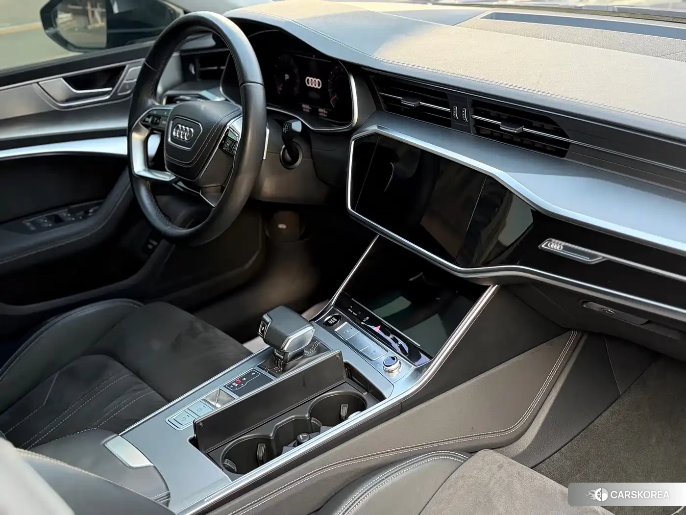 Audi A7L id 4600921 из Китая 13