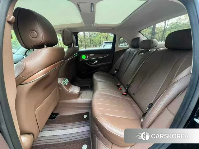 Mercedes-Benz E-class 2022 Черный из Китая, фото 6