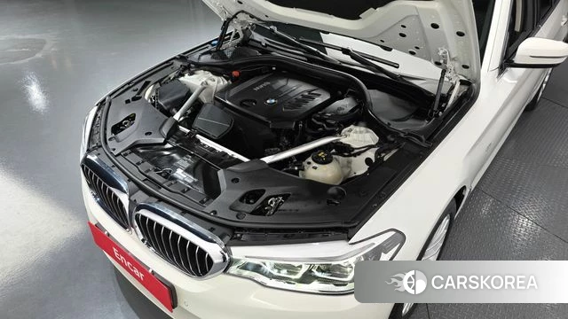 BMW 5 Series (G30) id 4384803 из Кореи 30