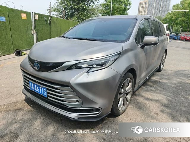 Toyota Saina 2023 Темно-серый из Китая, фото 6
