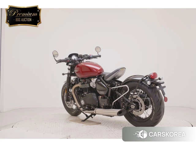 Triumph BONNEVILLE BOBBER id 4347464 из Японии 6