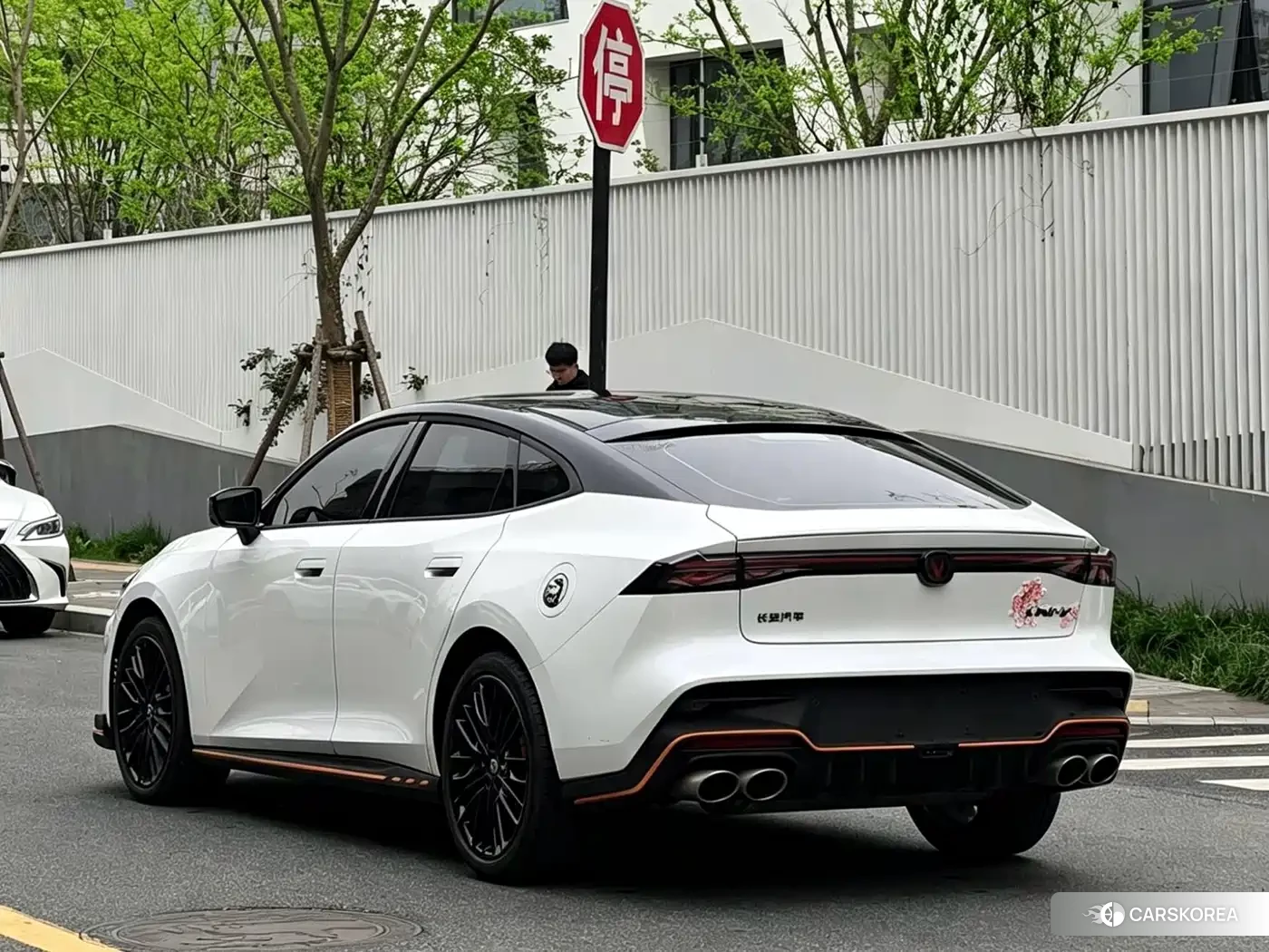 Chang'an UNI-V 2025 Белый из Китая, фото 6