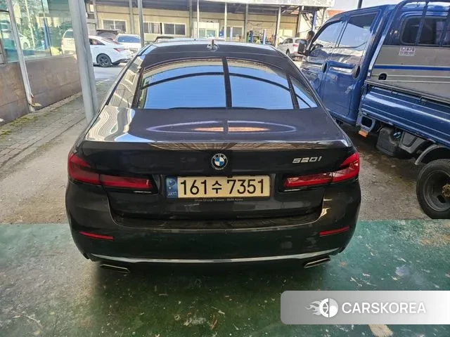 BMW 5 Series (G30) id 3338838 из Кореи 16