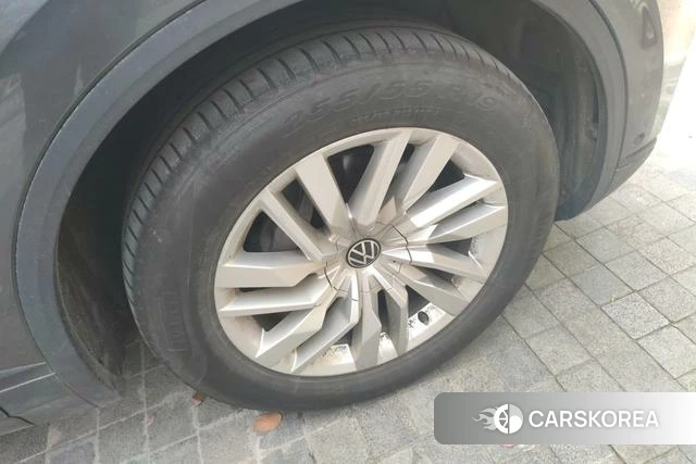 Volkswagen Touareg id 4238453 из Китая 13