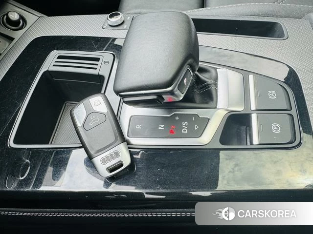 Audi Q5L id 4272032 из Китая 14