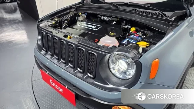 Jeep Renegade id 3703662 из Кореи 16