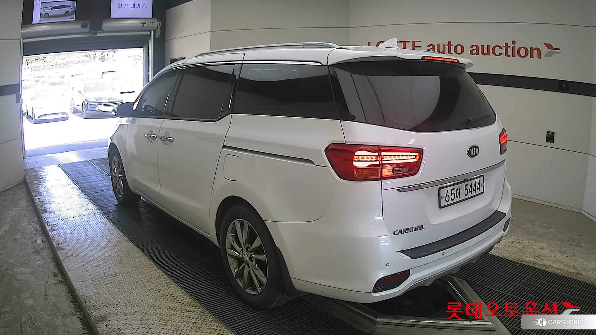 Kia Carnival id 4296917 из Кореи 34