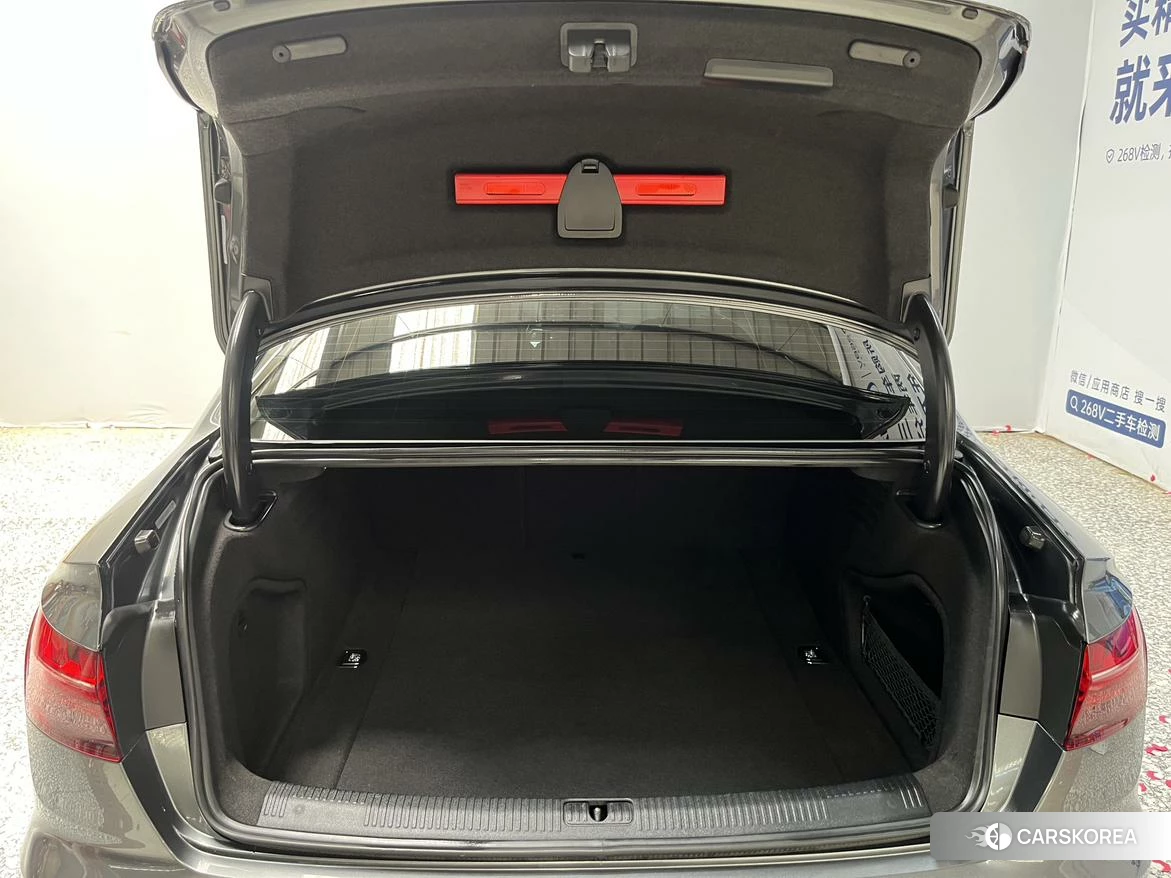 Audi A4L id 4513907 из Китая 14