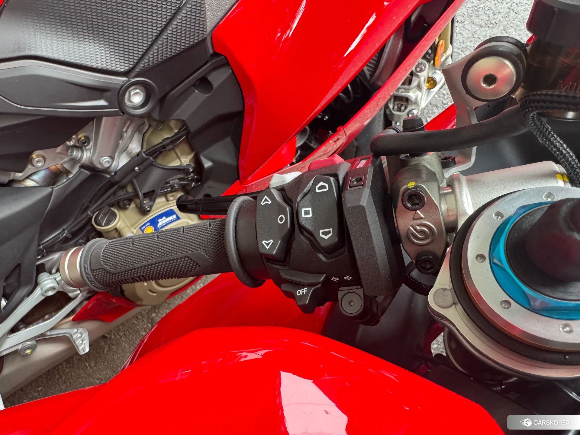 Проданный Ducati PANIGALE V4 S id 4247986 из Японии, фото 15
