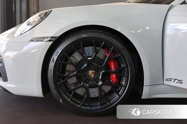 Porsche 911(992) 2022 Светло-серебряный цвет из Кореи, фото 6