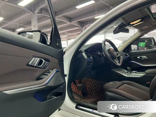 BMW 3 series id 4257606 из Китая 7