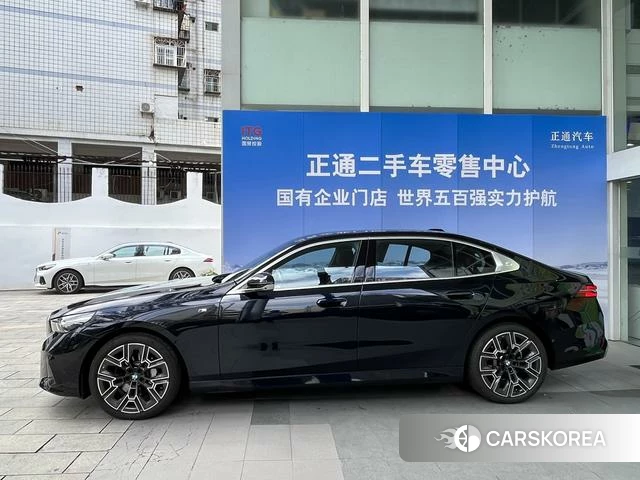 BMW 5 series 2025 Черный из Китая, фото 6