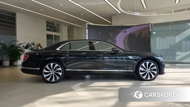 Bentley Flying Spur 3rd Generation 2024 Темно-зеленый из Кореи, фото 6