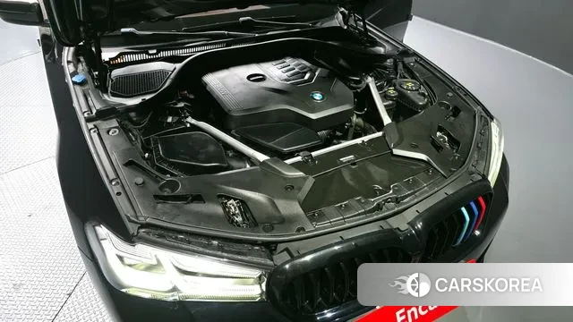 BMW 5 Series (G30) id 3360396 из Кореи 16