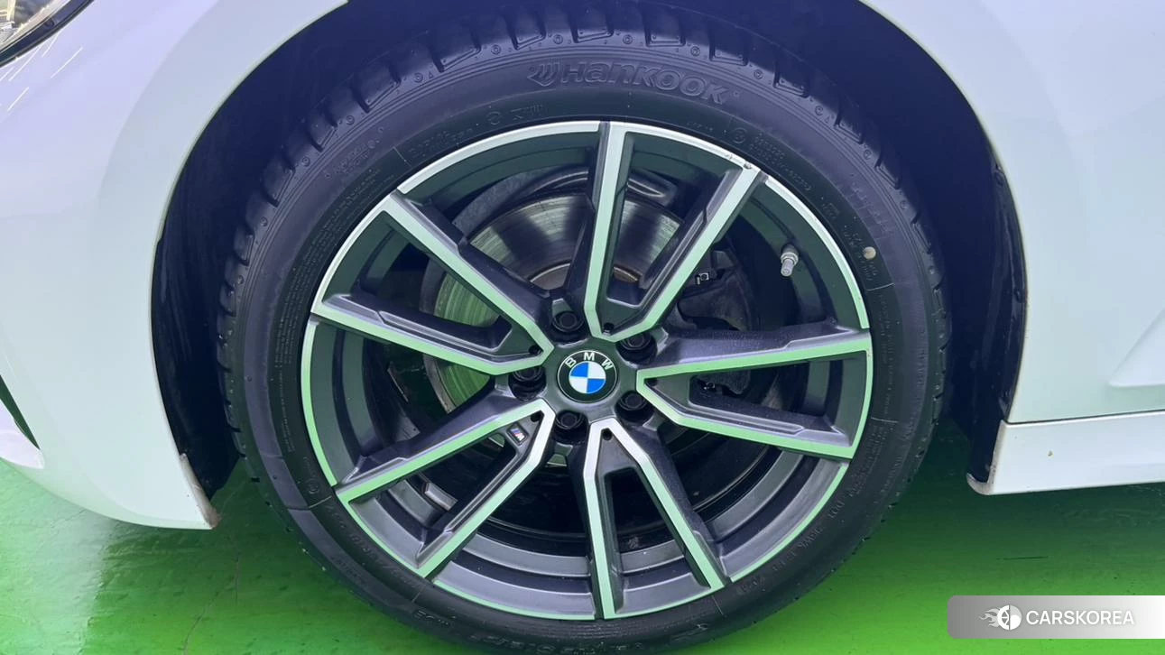 BMW 3 series id 4492945 из Китая 11