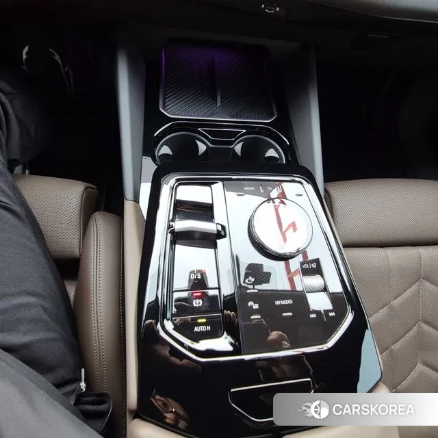 BMW 5 Series (G60) 2024 Белый из Кореи, фото 6